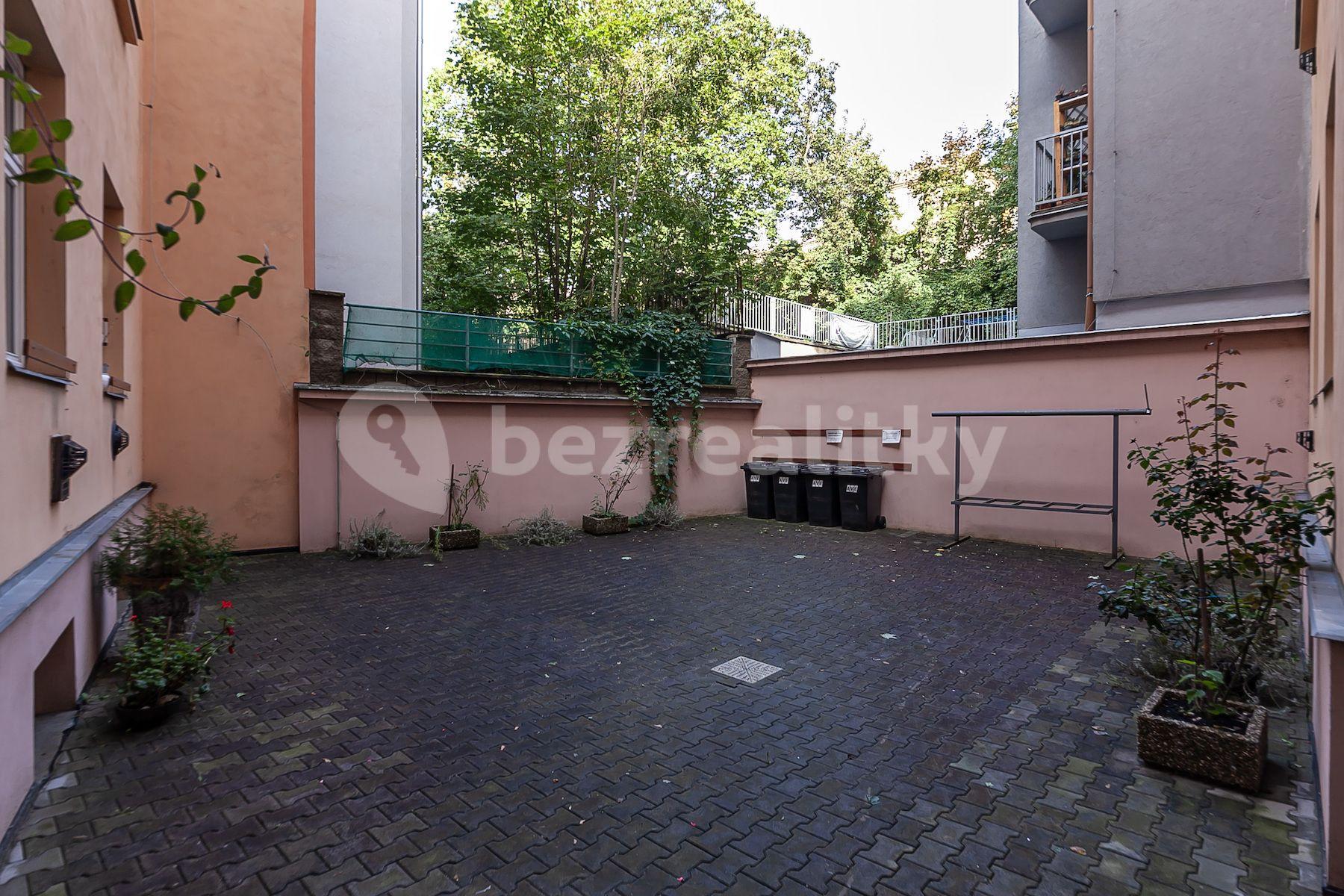 Predaj bytu 3-izbový 71 m², U Vinohradské nemocnice, Praha, Praha