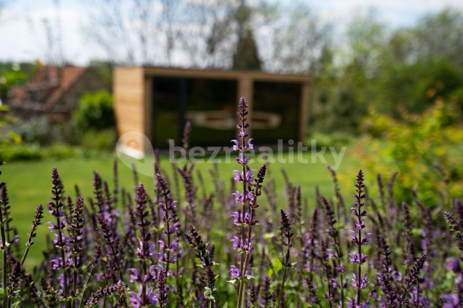 Prenájom bytu 5-izbový 343 m², Opuková, Tuchoměřice, Středočeský kraj