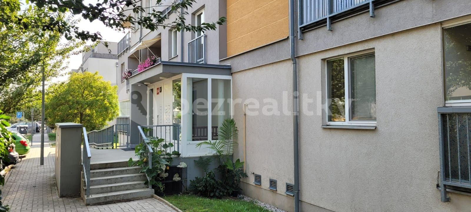 Prenájom bytu 2-izbový 55 m², Saturnova, Praha, Praha