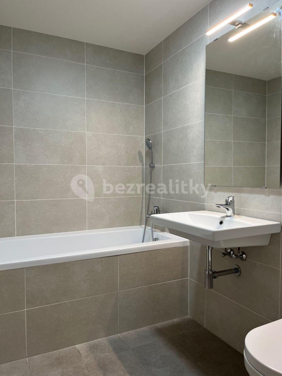 Prenájom bytu 1-izbový 45 m², Smržových, Praha, Praha