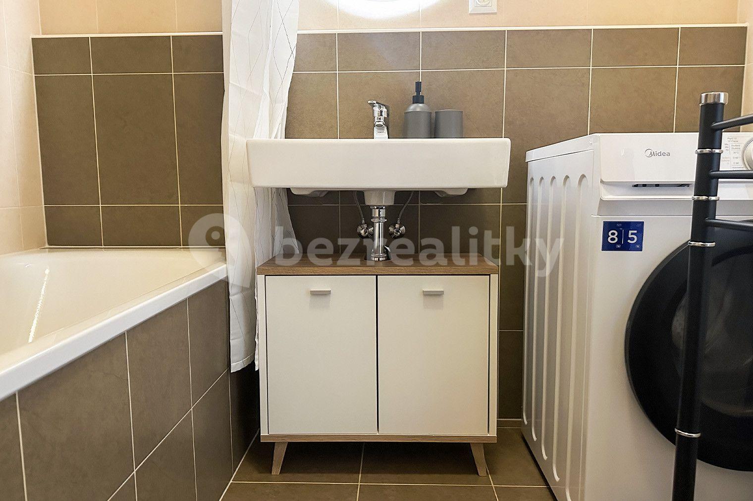 Prenájom bytu 1-izbový 40 m², Olgy Havlové, Praha, Praha