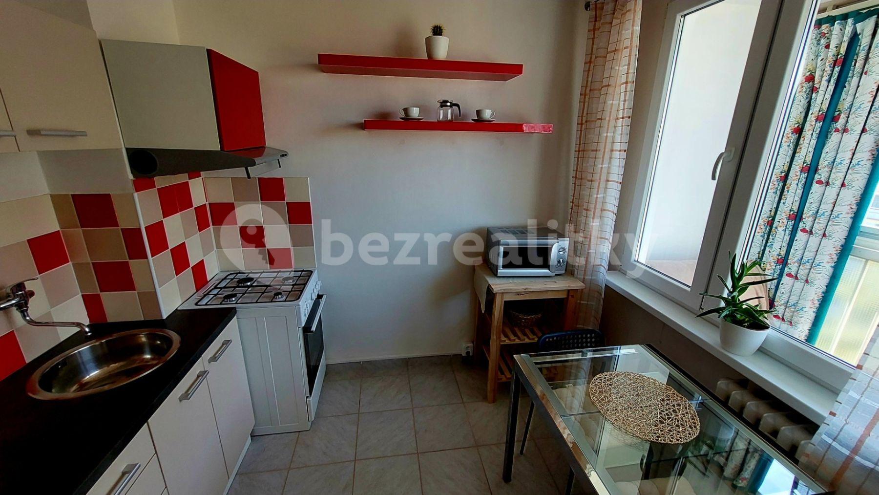 Prenájom bytu 1-izbový 41 m², Turkmenská, Praha, Praha