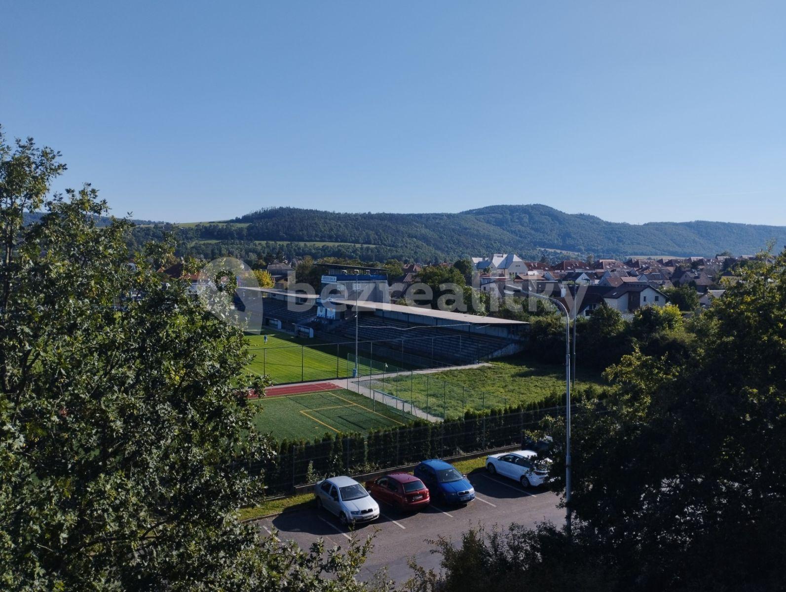 Prenájom bytu 2-izbový 41 m², Nad Stadionem, Králův Dvůr, Středočeský kraj