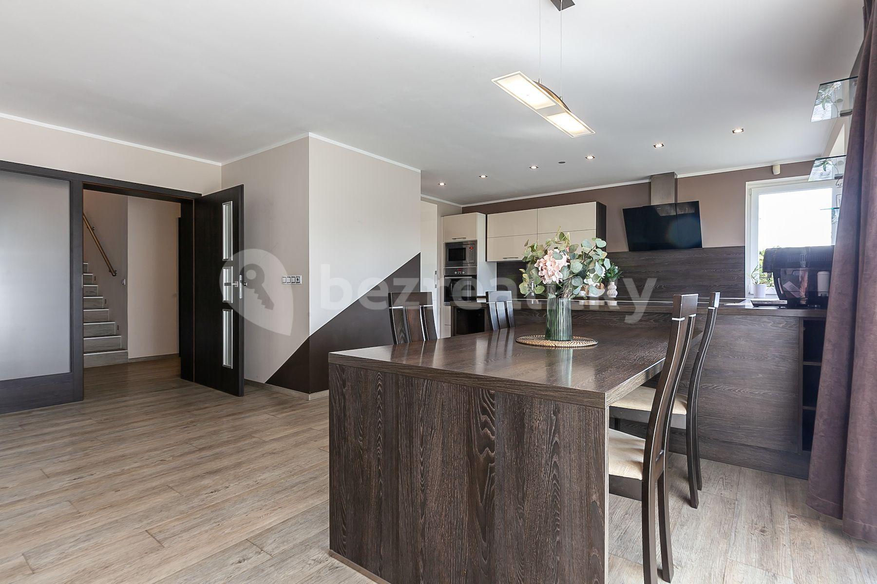 Predaj domu 230 m², pozemek 1.410 m², Diamantová, Horoušany, Středočeský kraj