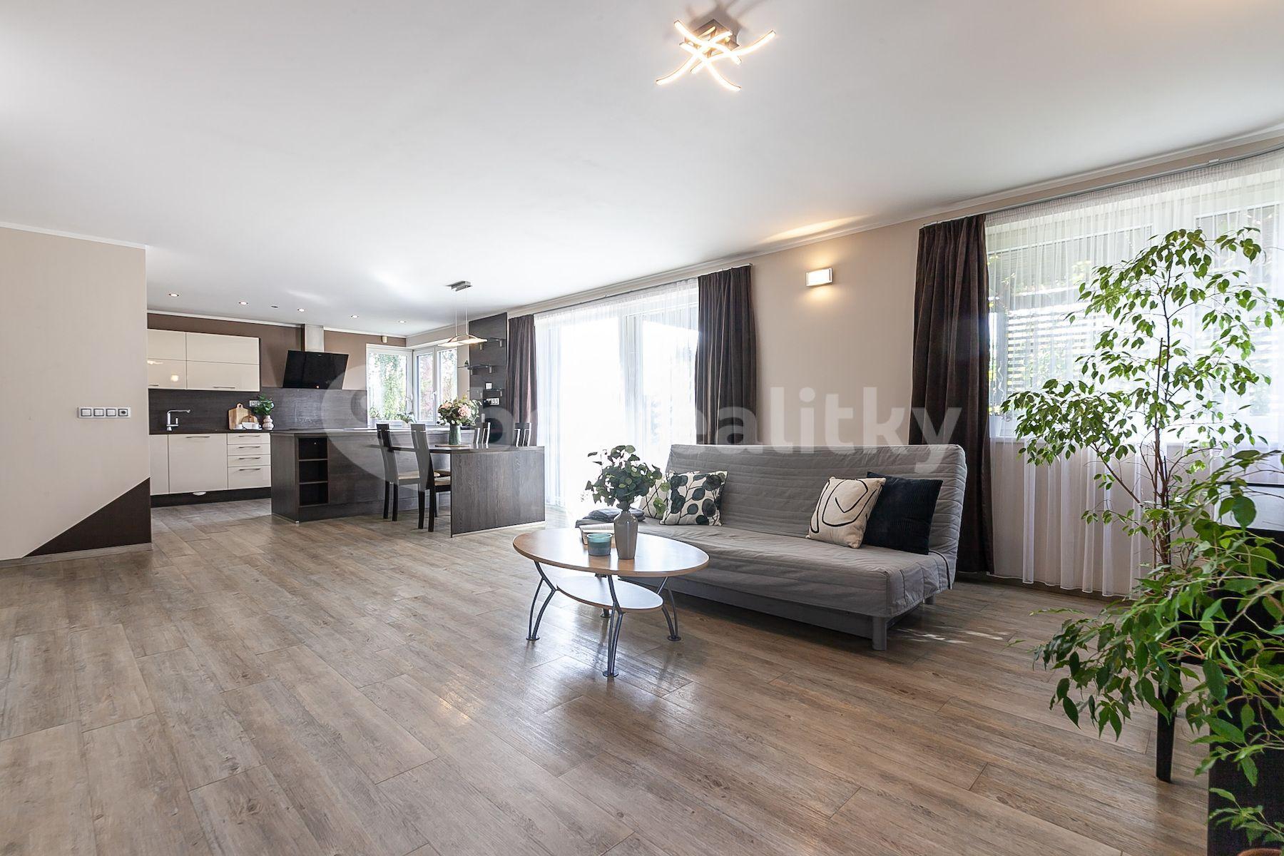 Predaj domu 230 m², pozemek 1.410 m², Diamantová, Horoušany, Středočeský kraj