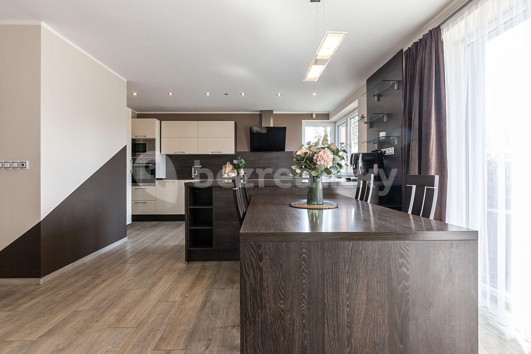 Predaj domu 230 m², pozemek 1.410 m², Diamantová, Horoušany, Středočeský kraj