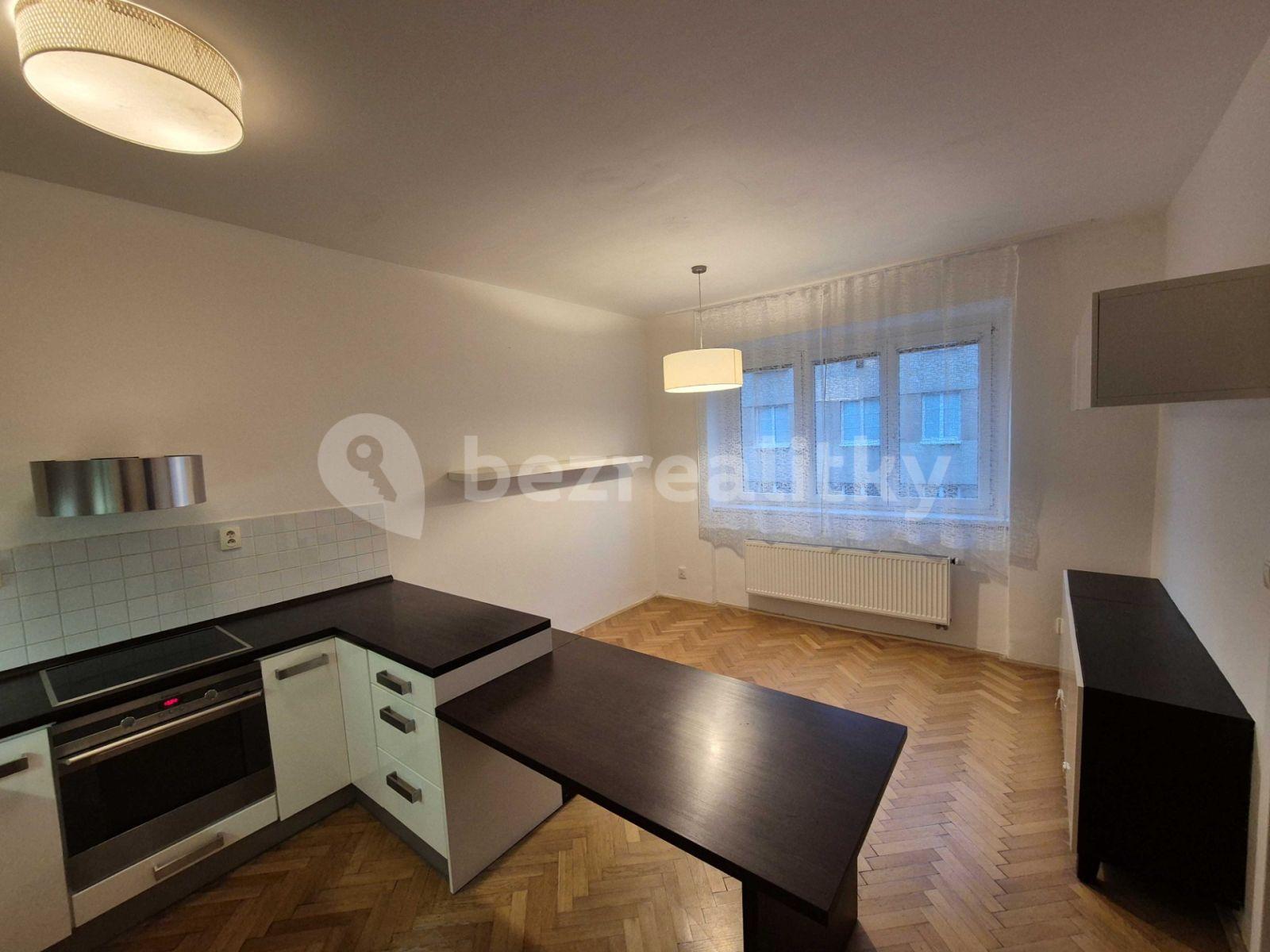 Prenájom bytu 3-izbový 75 m², U Družstva Život, Praha, Praha