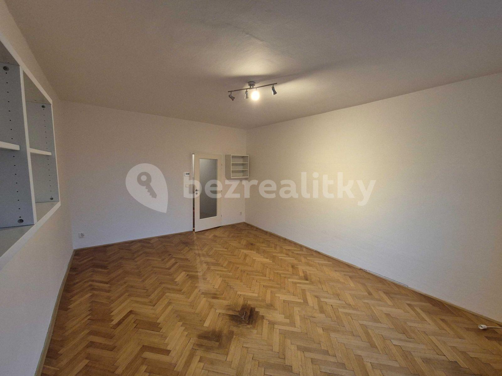 Prenájom bytu 3-izbový 75 m², U Družstva Život, Praha, Praha