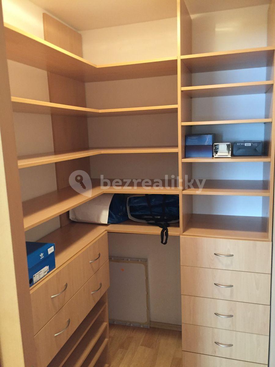 Prenájom bytu 2-izbový 50 m², Nuselská, Praha, Praha