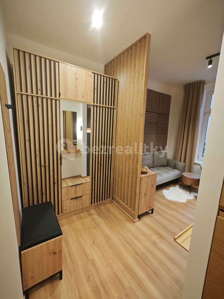 Prenájom bytu 1-izbový 26 m², Turnovská, Praha, Praha