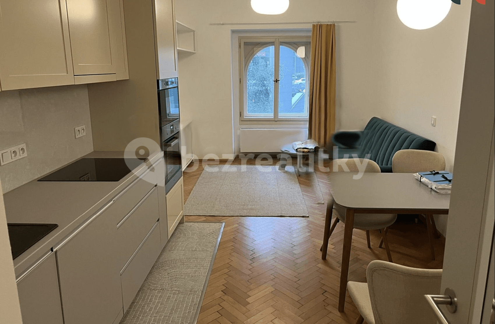 Prenájom bytu 2-izbový 42 m², Pobřežní, Praha, Praha