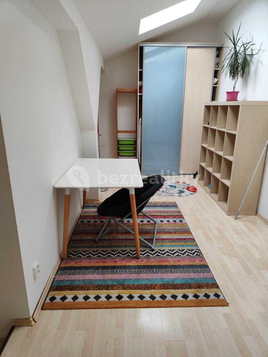 Predaj bytu 3-izbový 80 m², Na Plzeňce, Praha, Praha