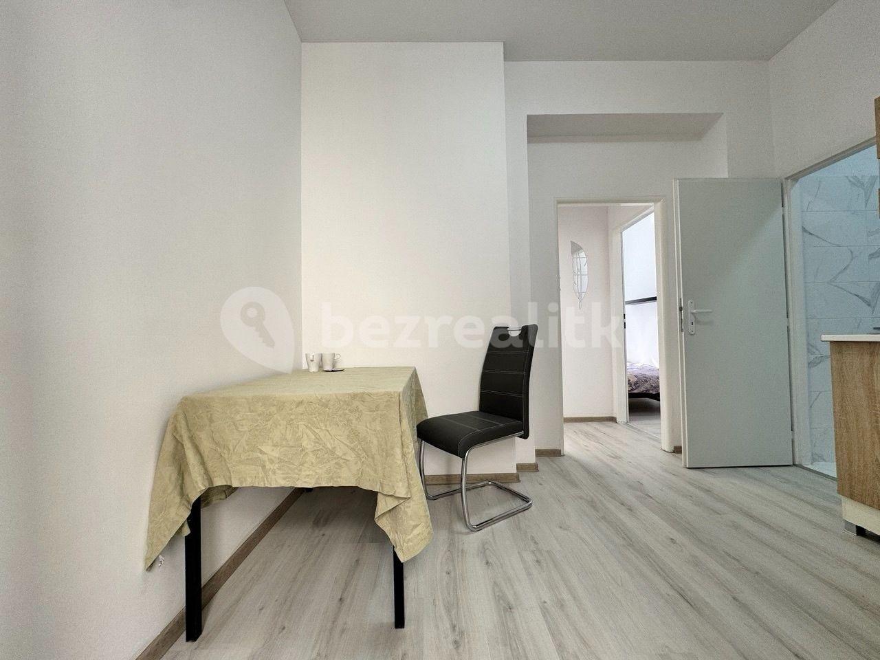 Prenájom bytu 2-izbový 35 m², Praha, Praha