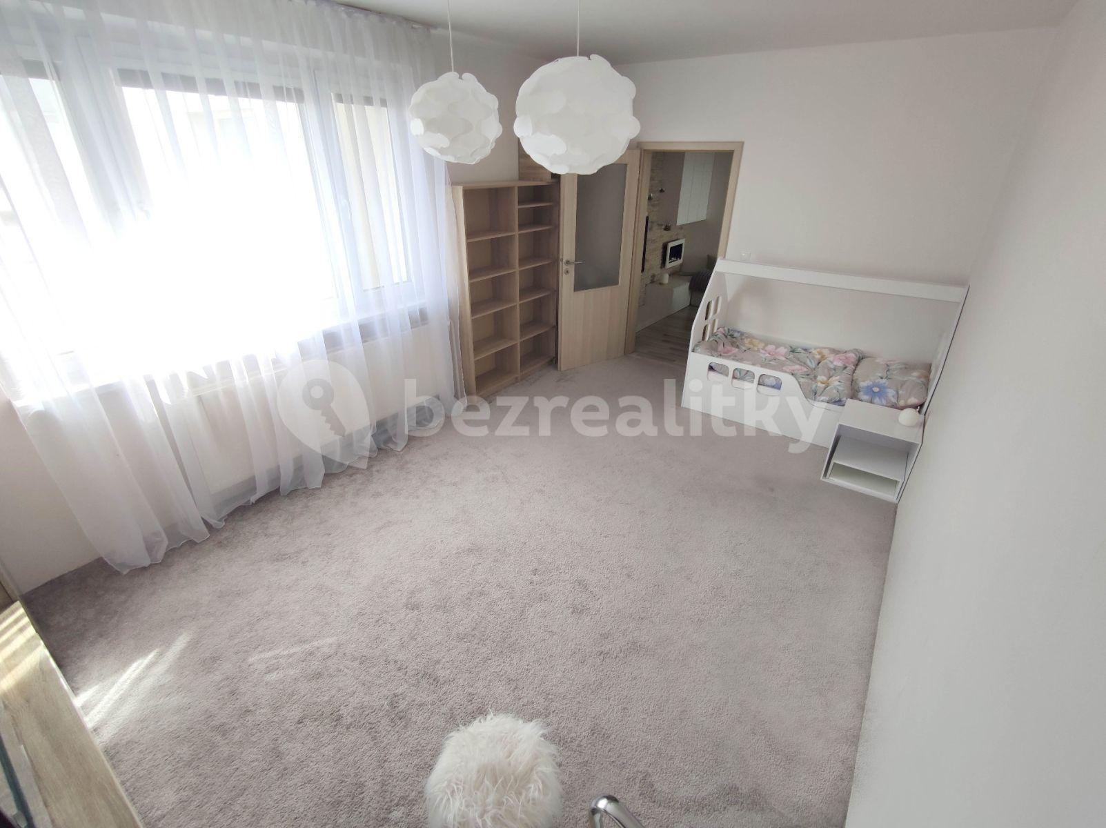 Prenájom bytu 3-izbový 86 m², Jamnického, Karlova Ves, Bratislavský kraj