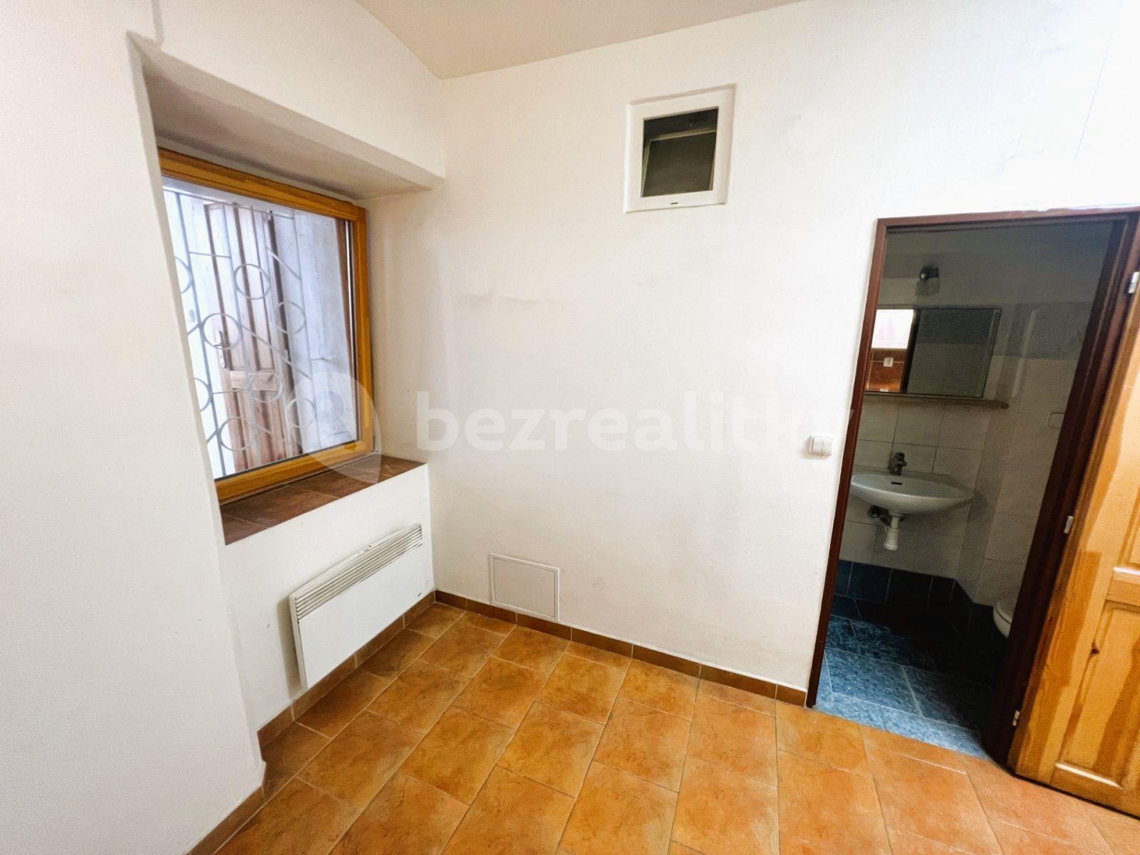 Predaj bytu 1-izbový 33 m², Plzeňská, Praha, Praha