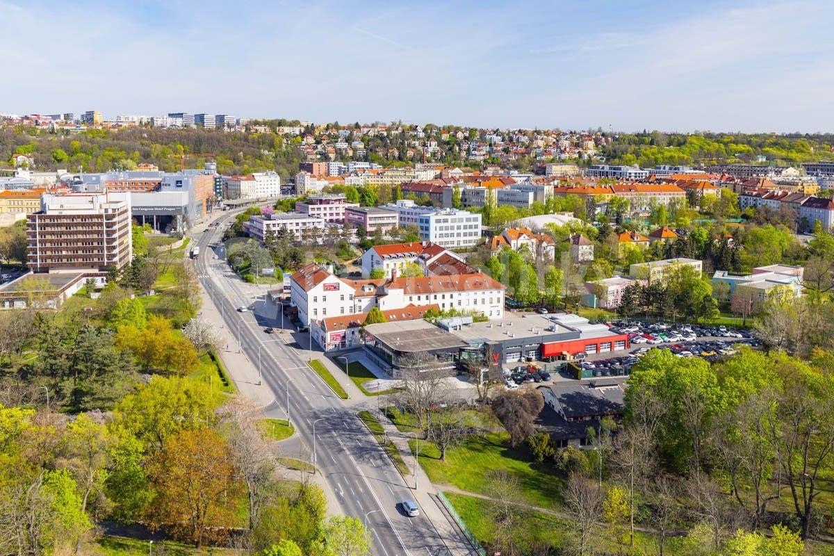 Prenájom bytu 2-izbový 55 m², Freyova, Praha, Praha