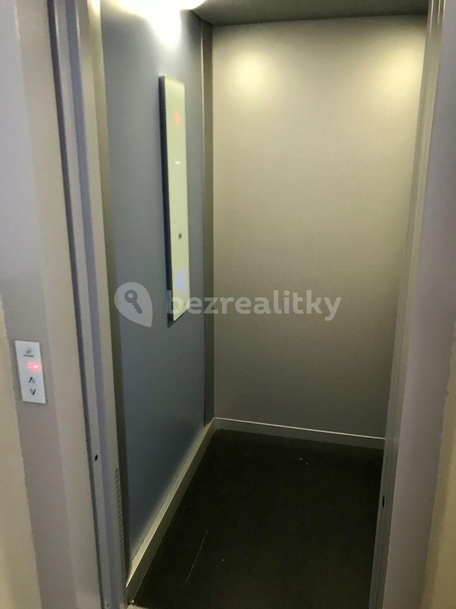 Prenájom bytu 2-izbový 55 m², Ovenecká, Praha, Praha