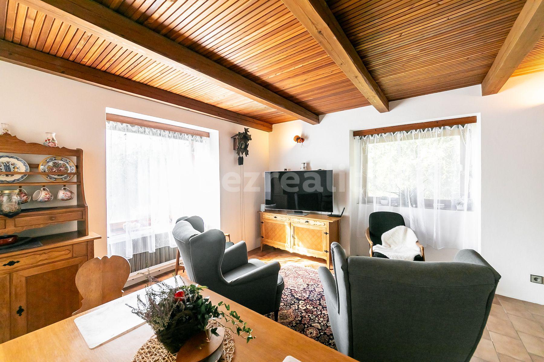 Predaj domu 152 m², pozemek 467 m², Radvanice, Úžice, Středočeský kraj