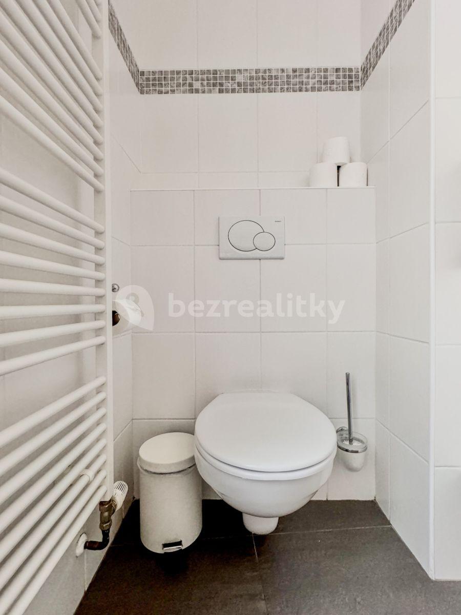 Prenájom bytu 4-izbový 136 m², Betlémská, Praha, Praha