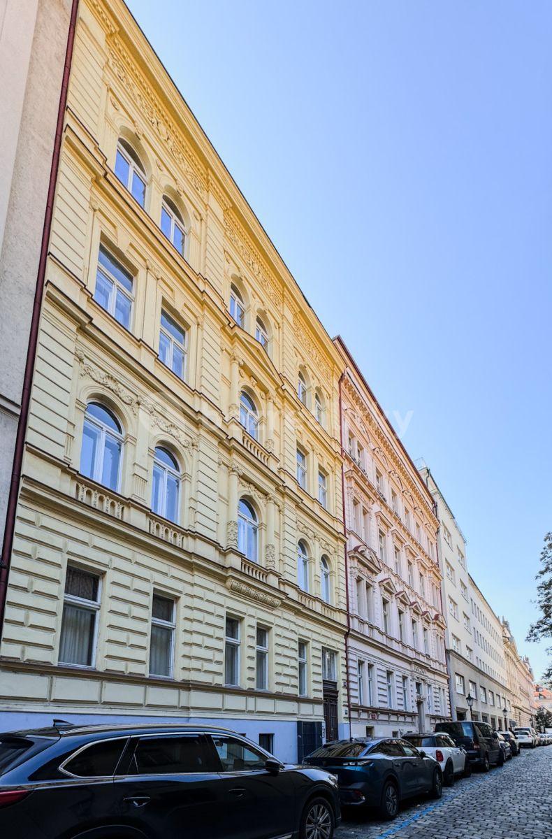 Prenájom bytu 4-izbový 136 m², Betlémská, Praha, Praha