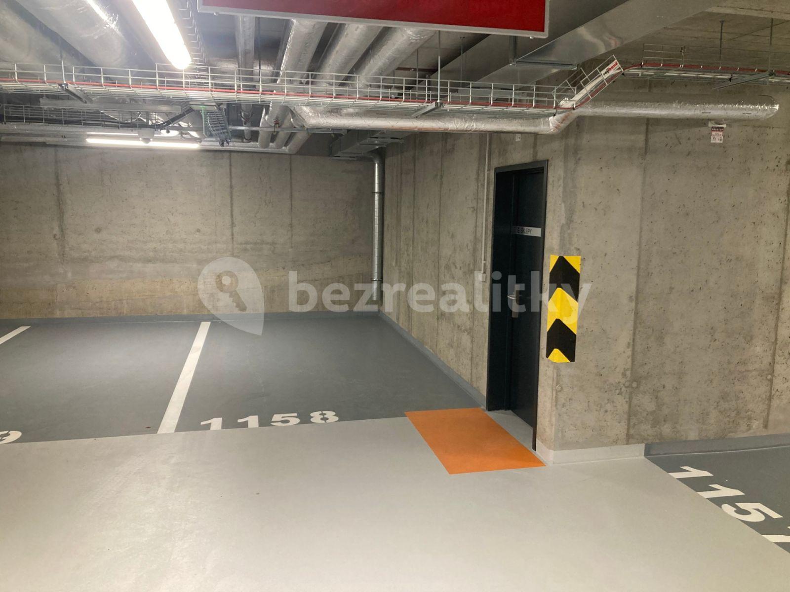 Prenájom bytu 3-izbový 72 m², Nurmiho, Praha, Praha