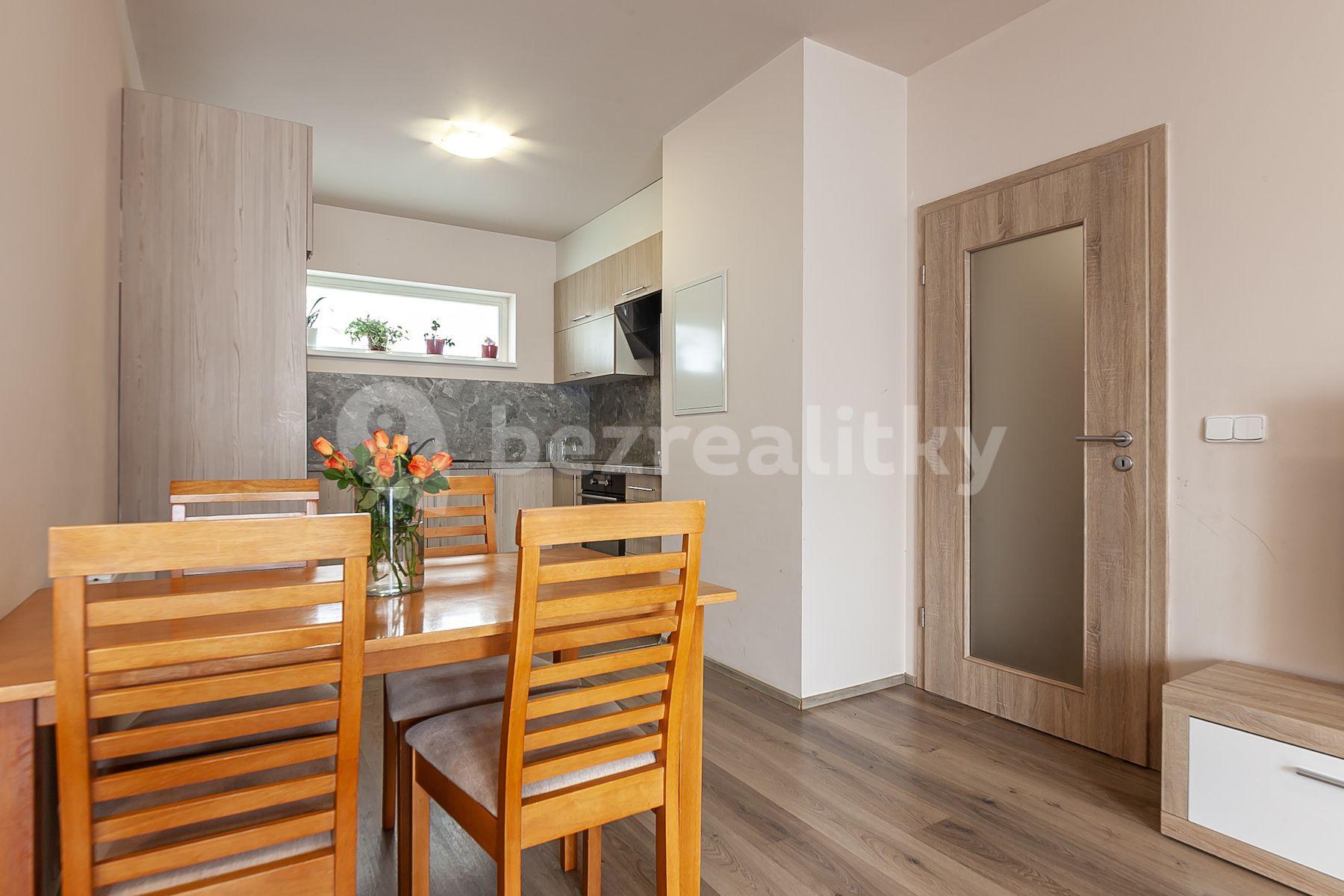 Predaj bytu 2-izbový 71 m², Mezi vodami, Praha, Praha