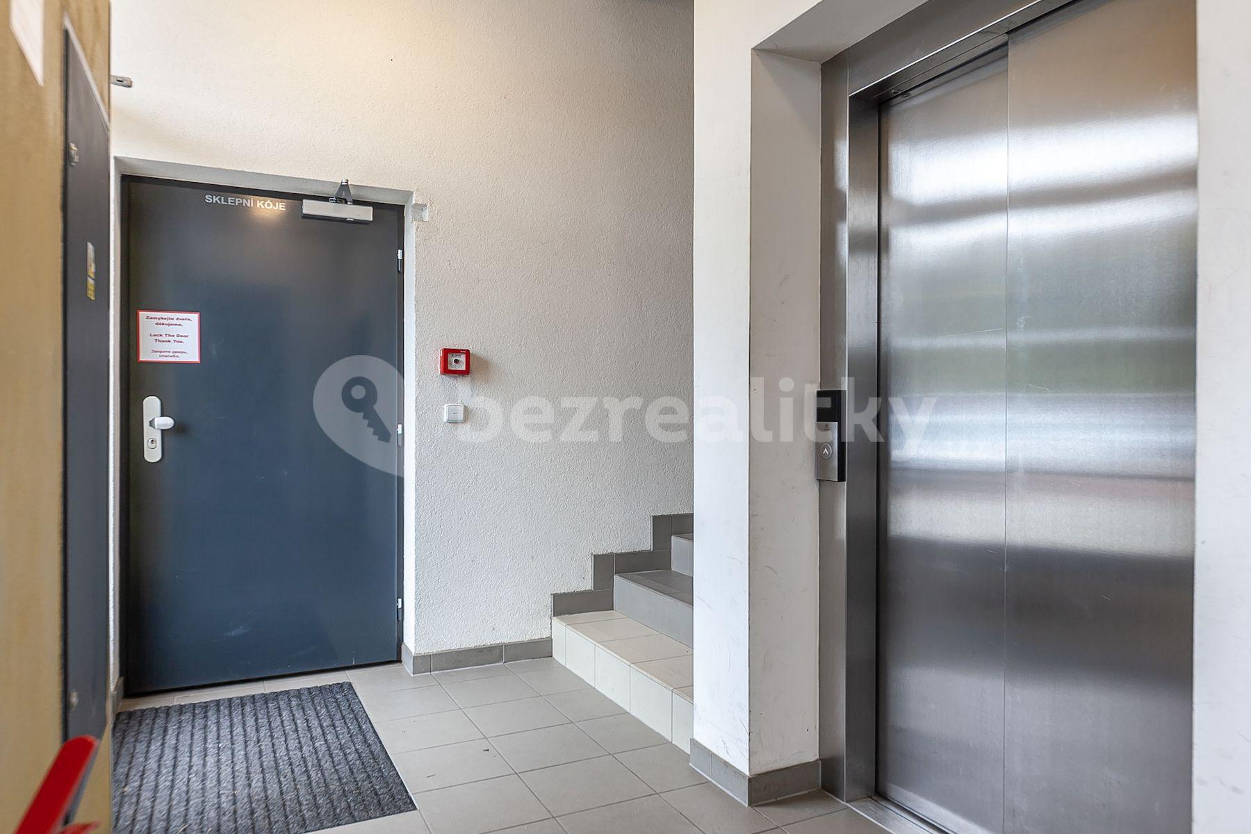 Predaj bytu 2-izbový 71 m², Mezi vodami, Praha, Praha