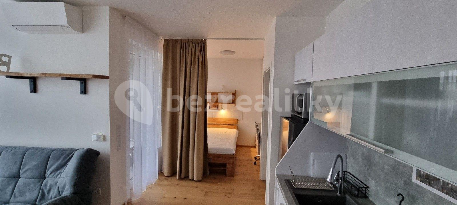 Prenájom bytu 1-izbový 38 m², Kostelecká, Praha, Praha