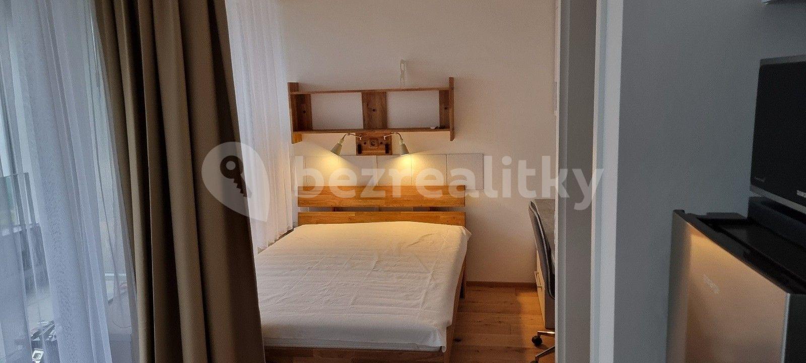 Prenájom bytu 1-izbový 38 m², Kostelecká, Praha, Praha