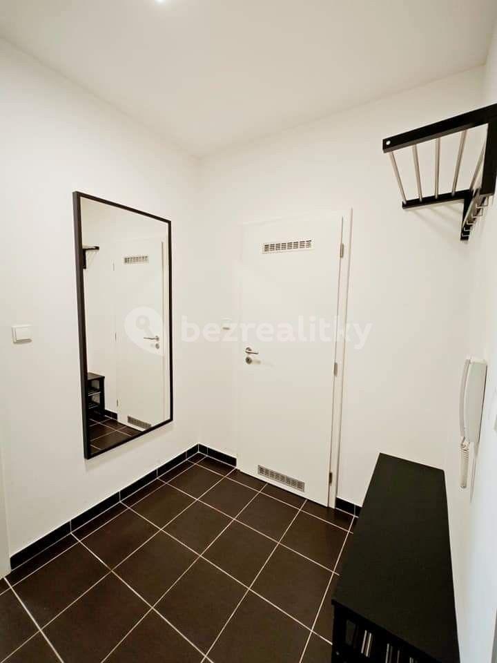 Prenájom bytu 2-izbový 45 m², U Svobodárny, Praha, Praha