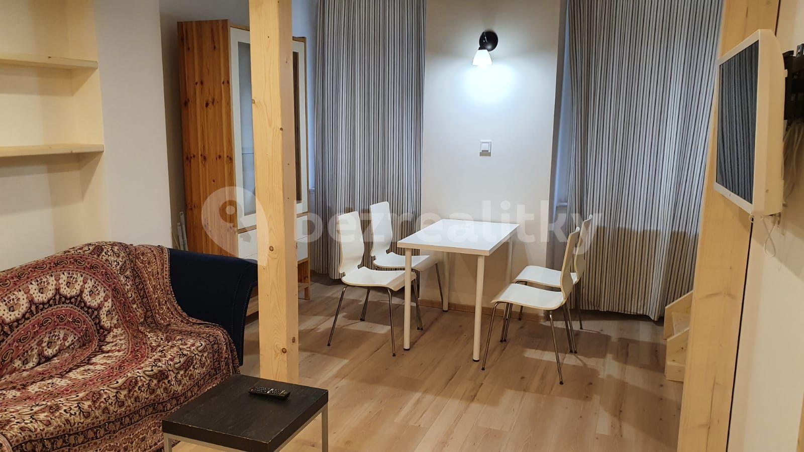 Prenájom bytu 3-izbový 46 m², Opatovická, Praha, Praha