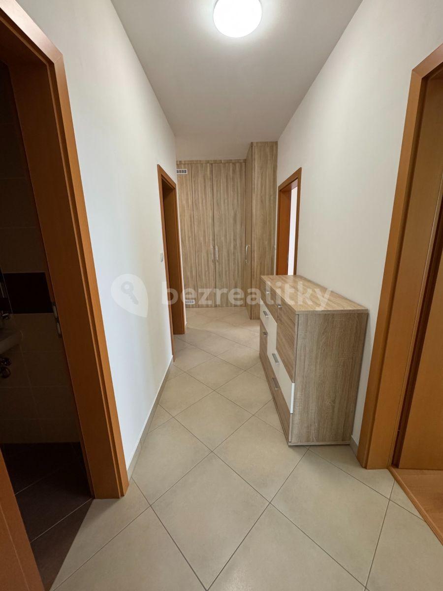 Prenájom bytu 4-izbový 90 m², Sazovická, Praha, Praha