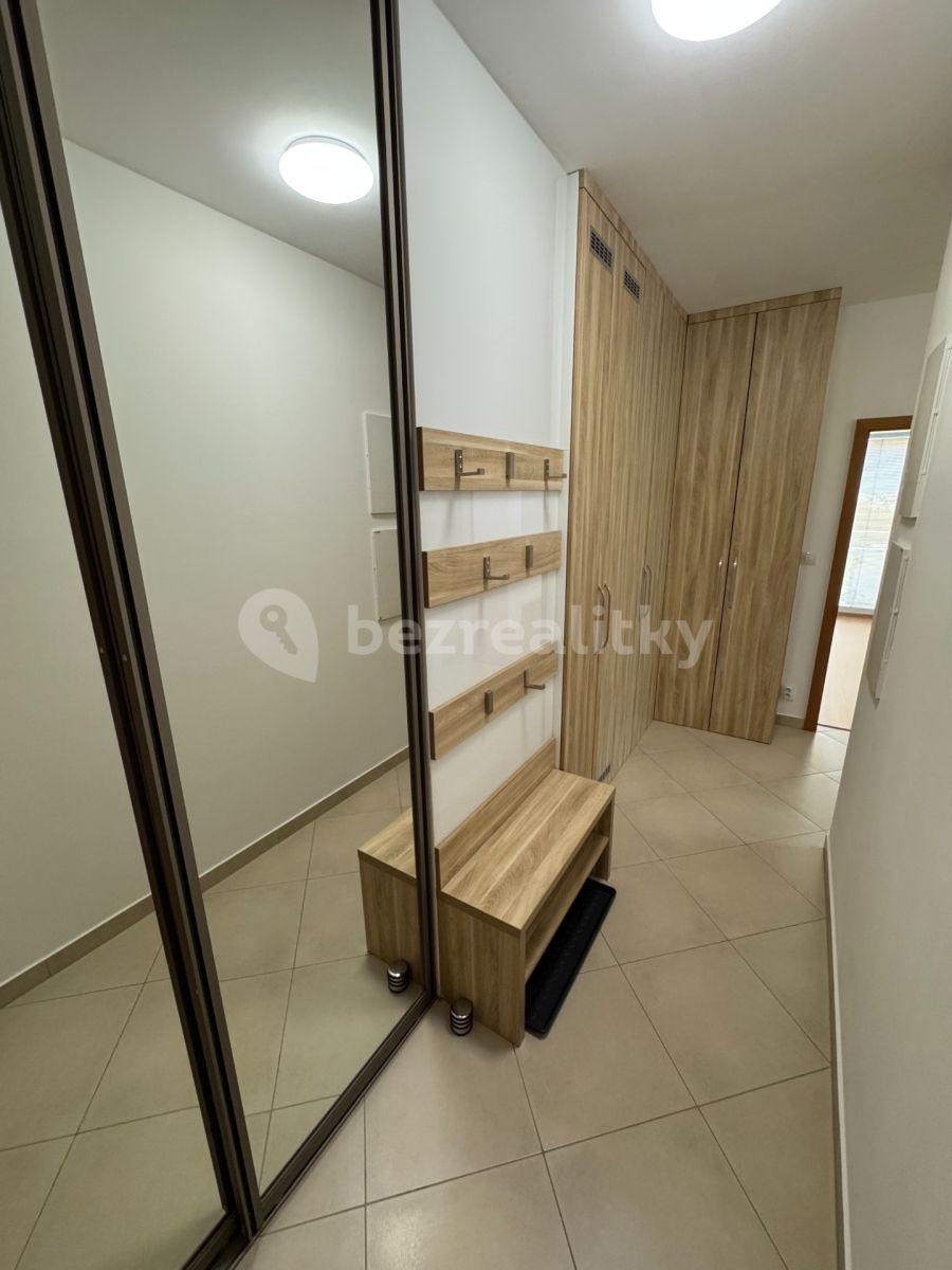 Prenájom bytu 4-izbový 90 m², Sazovická, Praha, Praha