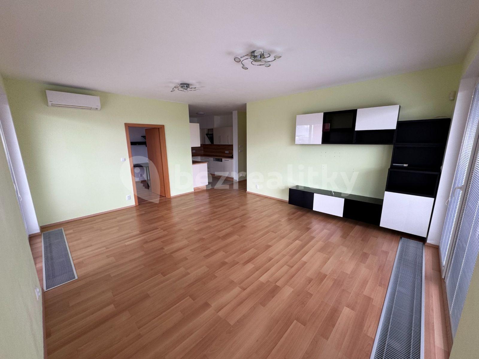 Prenájom bytu 4-izbový 90 m², Sazovická, Praha, Praha