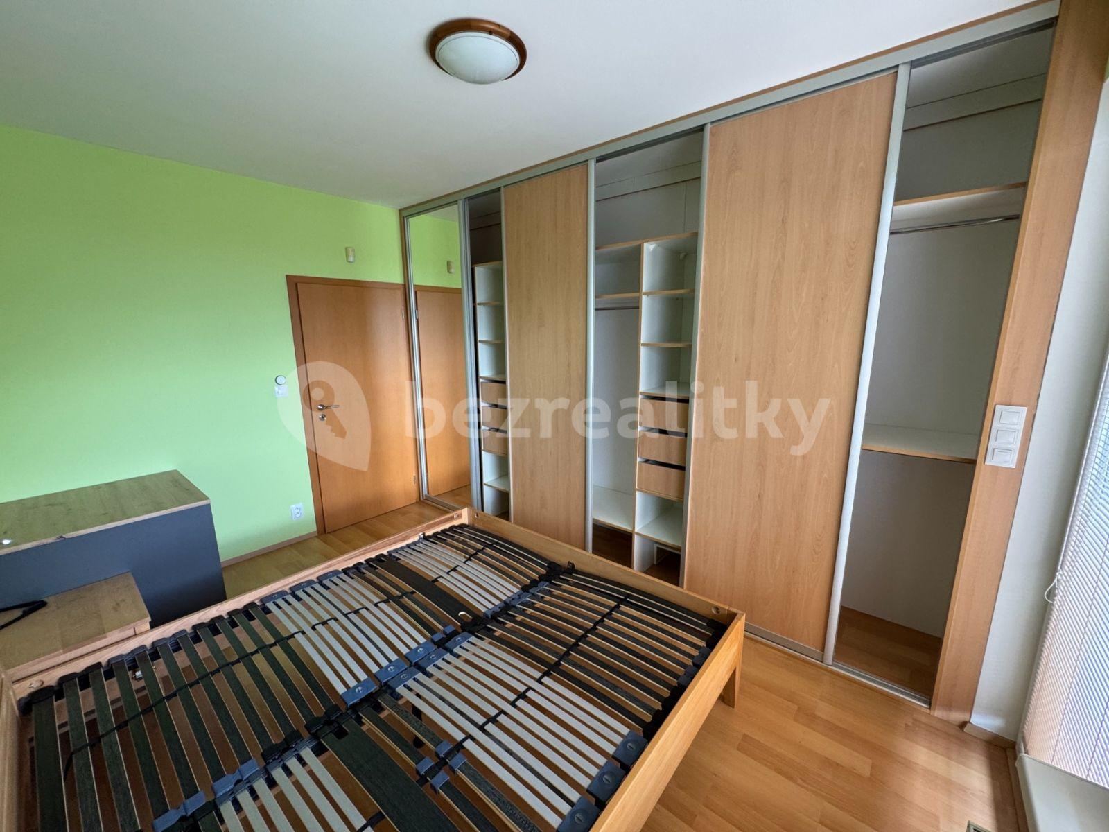 Prenájom bytu 4-izbový 90 m², Sazovická, Praha, Praha