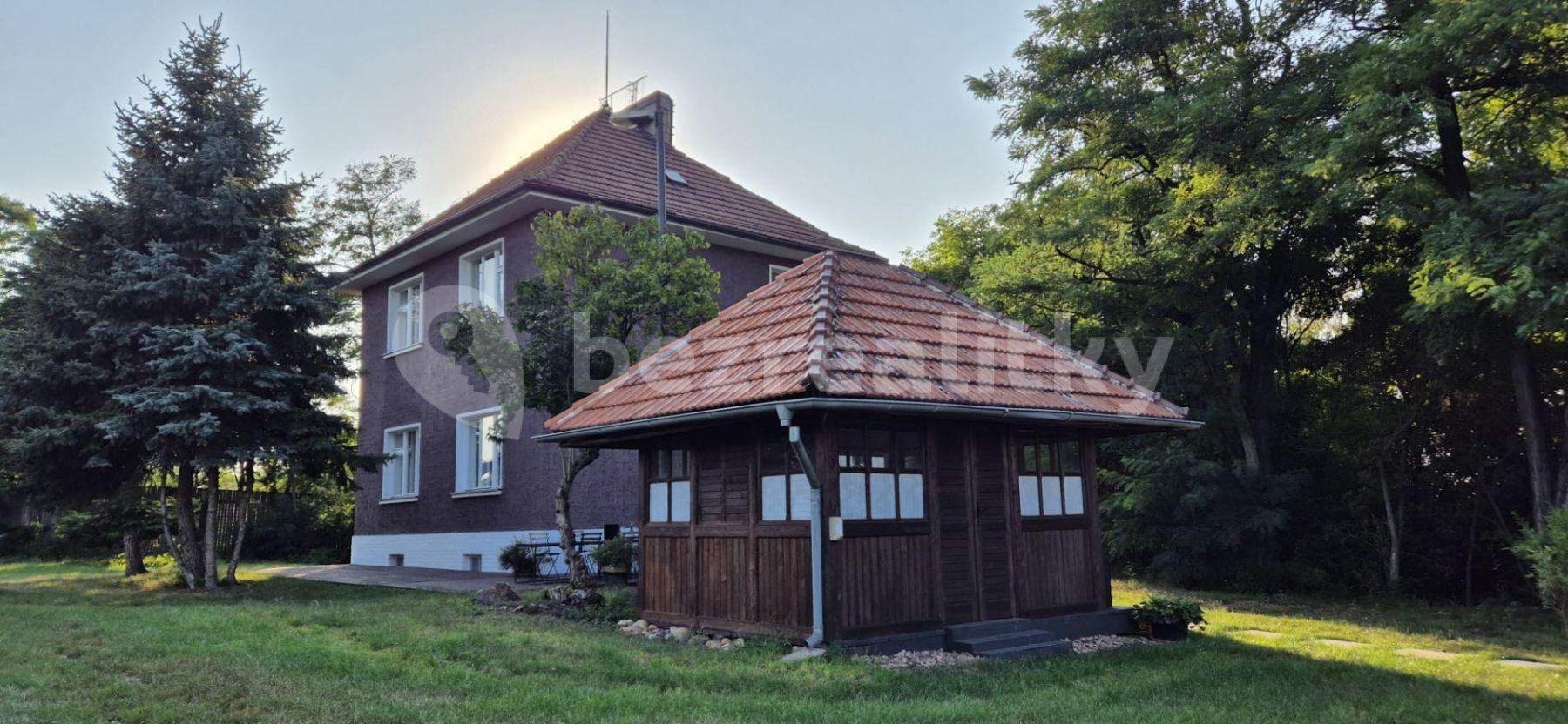 Predaj domu 1.200 m², pozemek 14.600 m², Velvary, Středočeský kraj