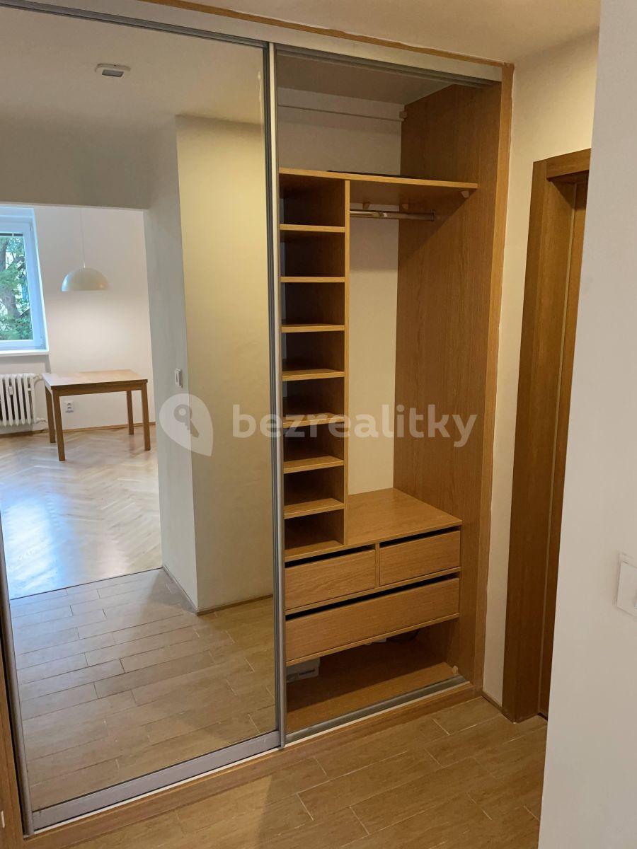 Prenájom bytu 3-izbový 61 m², Na Dlouhém lánu, Praha, Praha