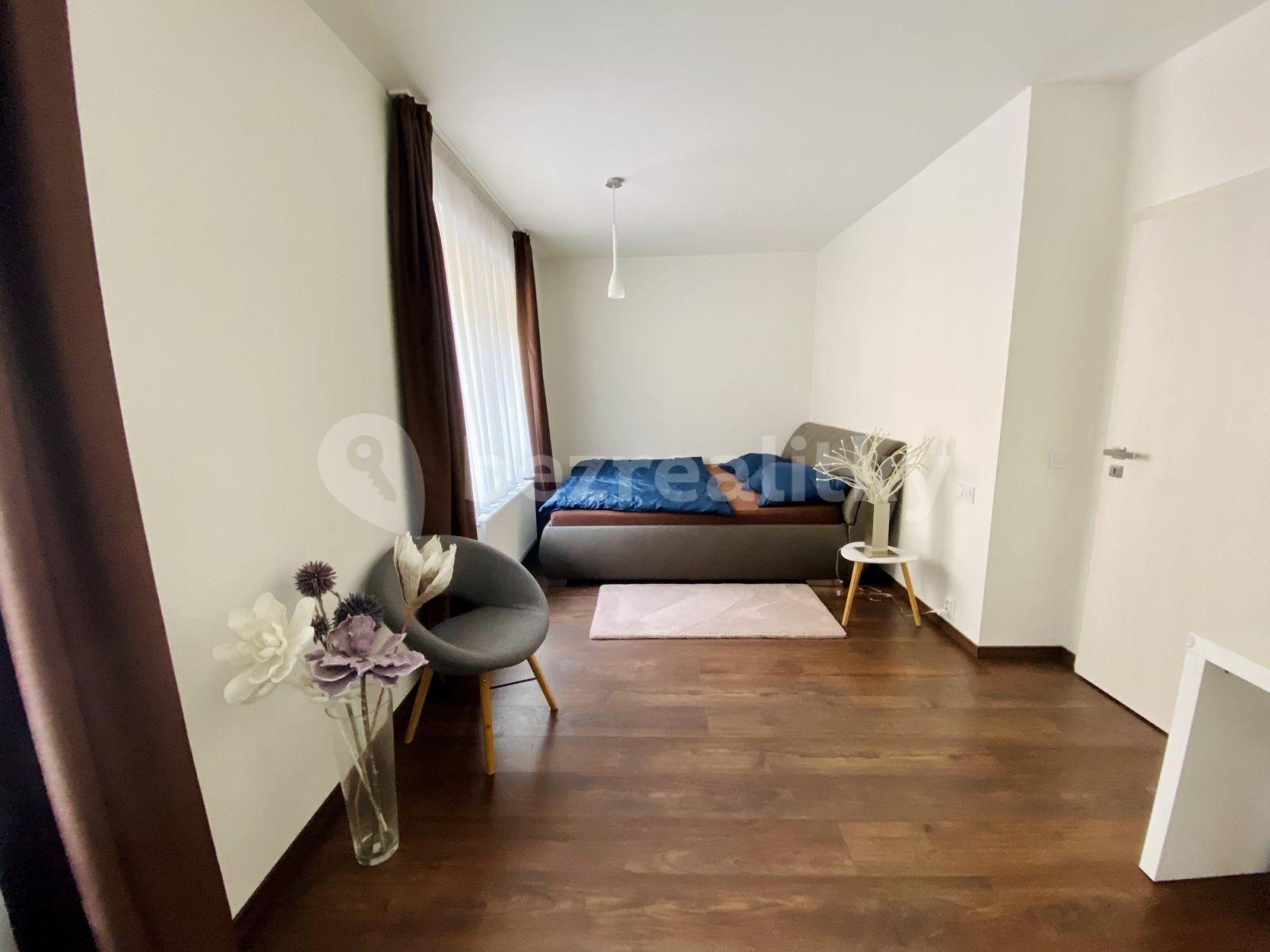 Prenájom bytu 2-izbový 59 m², Mojmírova, Praha, Praha