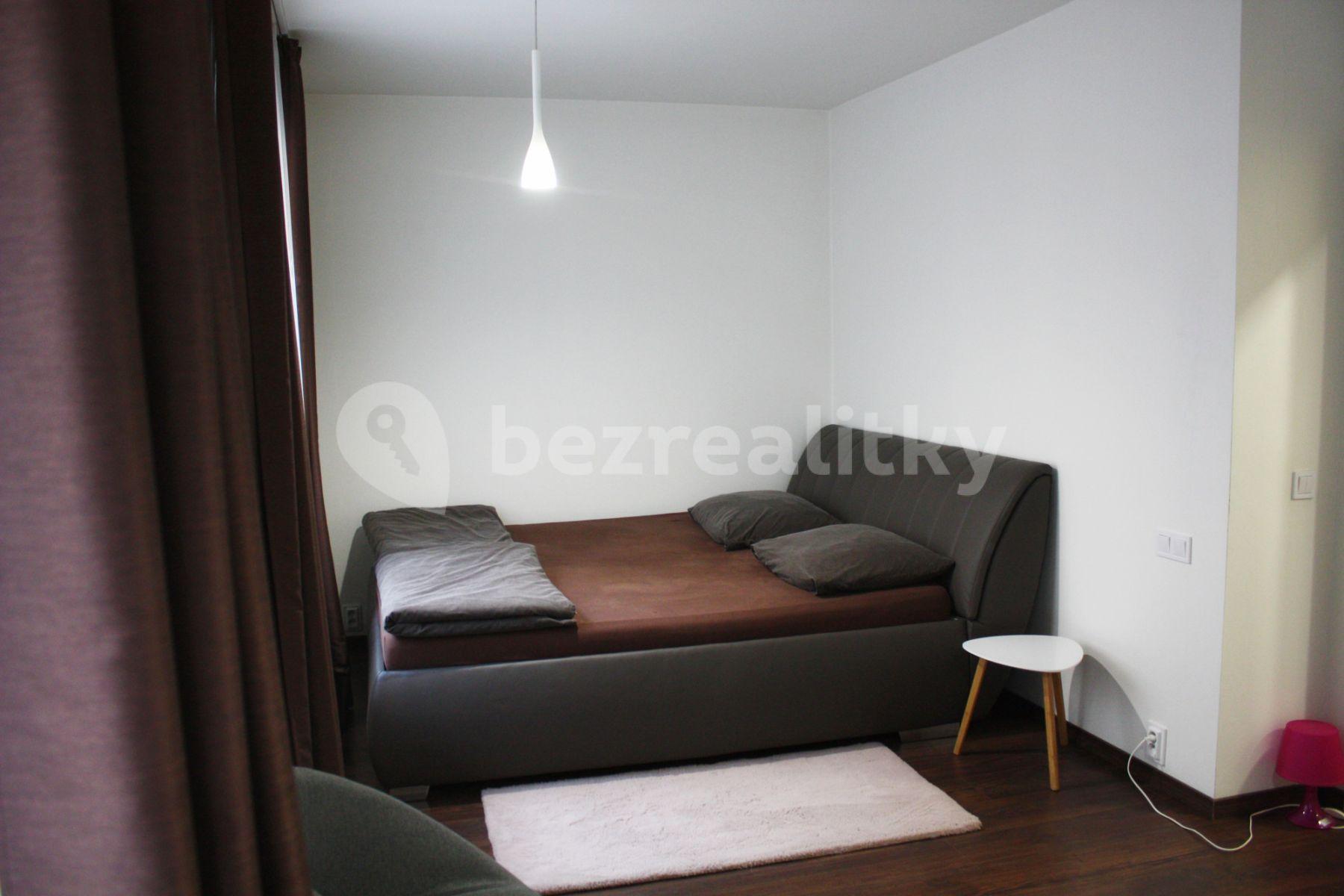 Prenájom bytu 2-izbový 59 m², Mojmírova, Praha, Praha