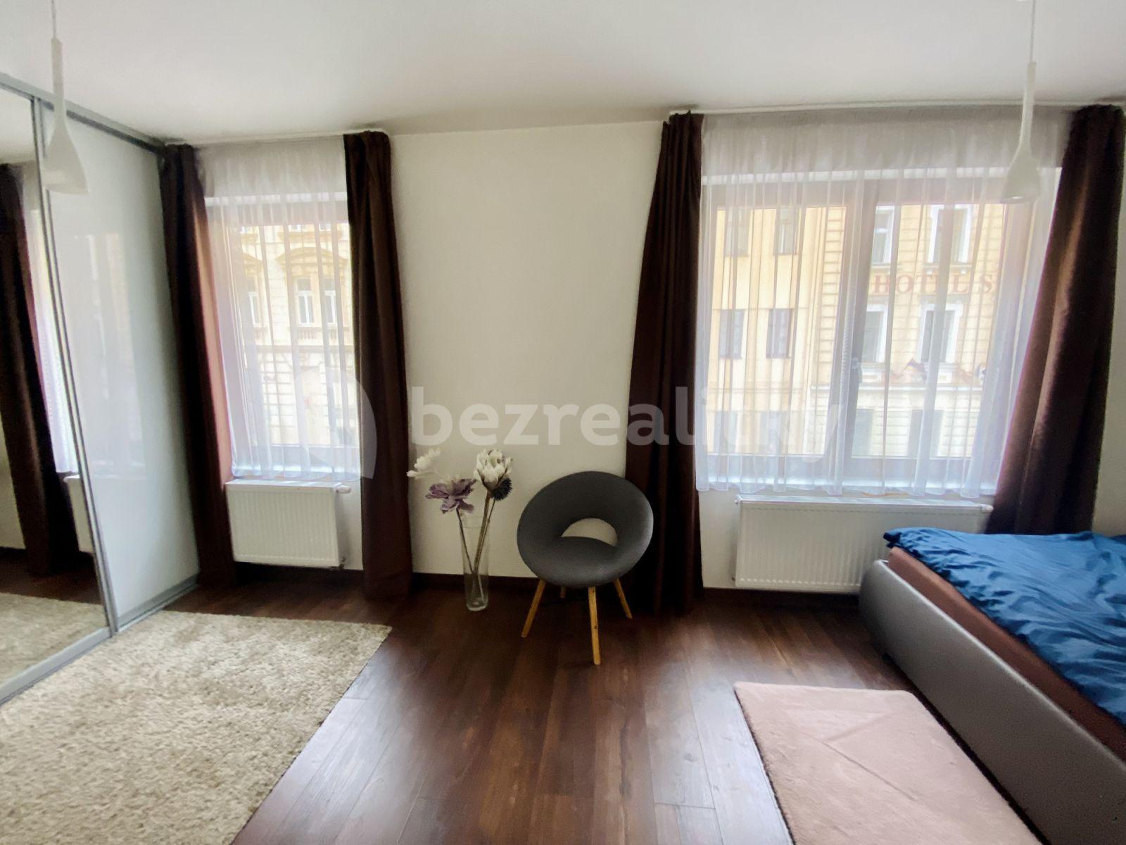 Prenájom bytu 2-izbový 59 m², Mojmírova, Praha, Praha