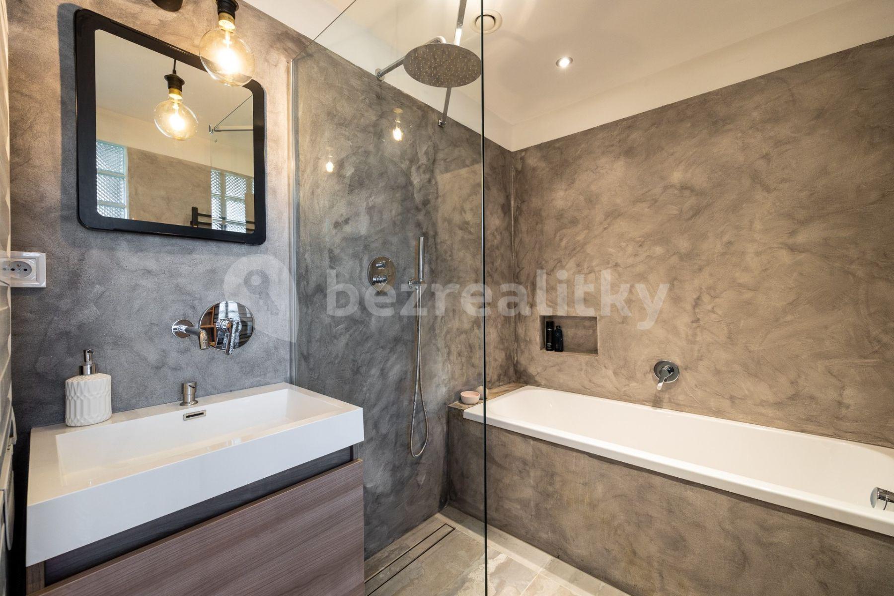 Predaj bytu 2-izbový 67 m², Písecká, Praha, Praha