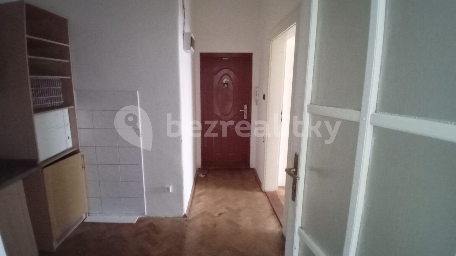 Prenájom nebytového priestoru 41 m², Radhošťská, Praha, Praha