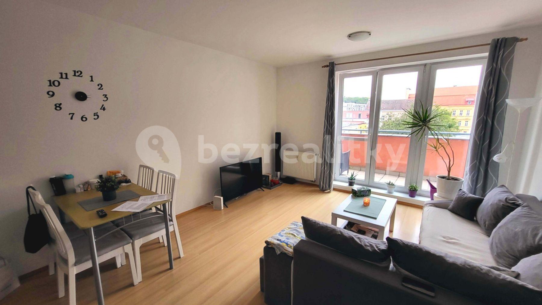 Prenájom bytu 2-izbový 57 m², Plzeňská, Praha, Praha