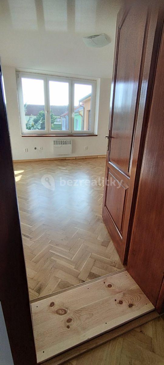 Prenájom bytu 4-izbový 110 m², Na Liškově, Křenovice, Jihomoravský kraj