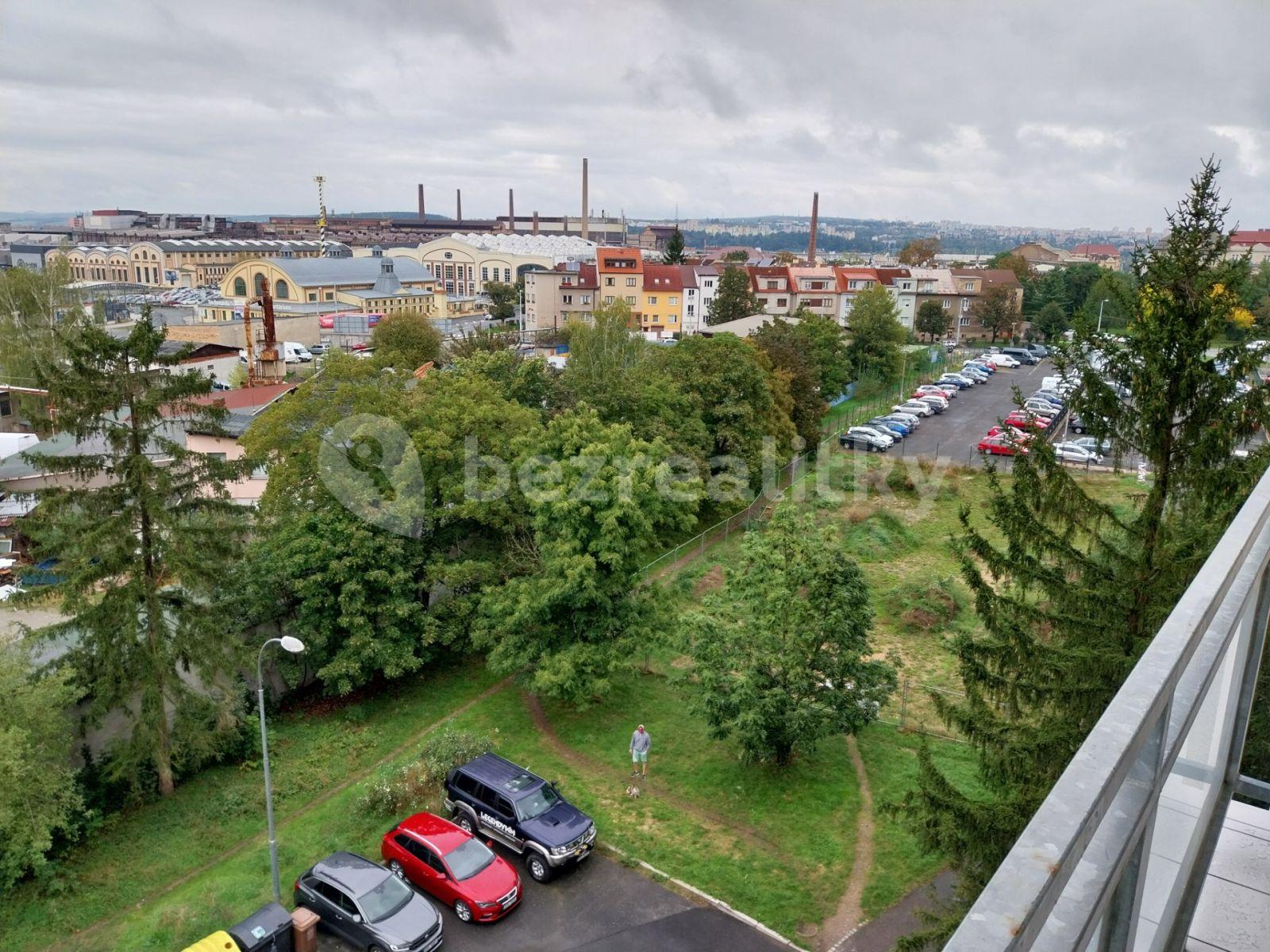 Prenájom bytu 3-izbový 81 m², Karla Vokáče, Plzeň, Plzeňský kraj