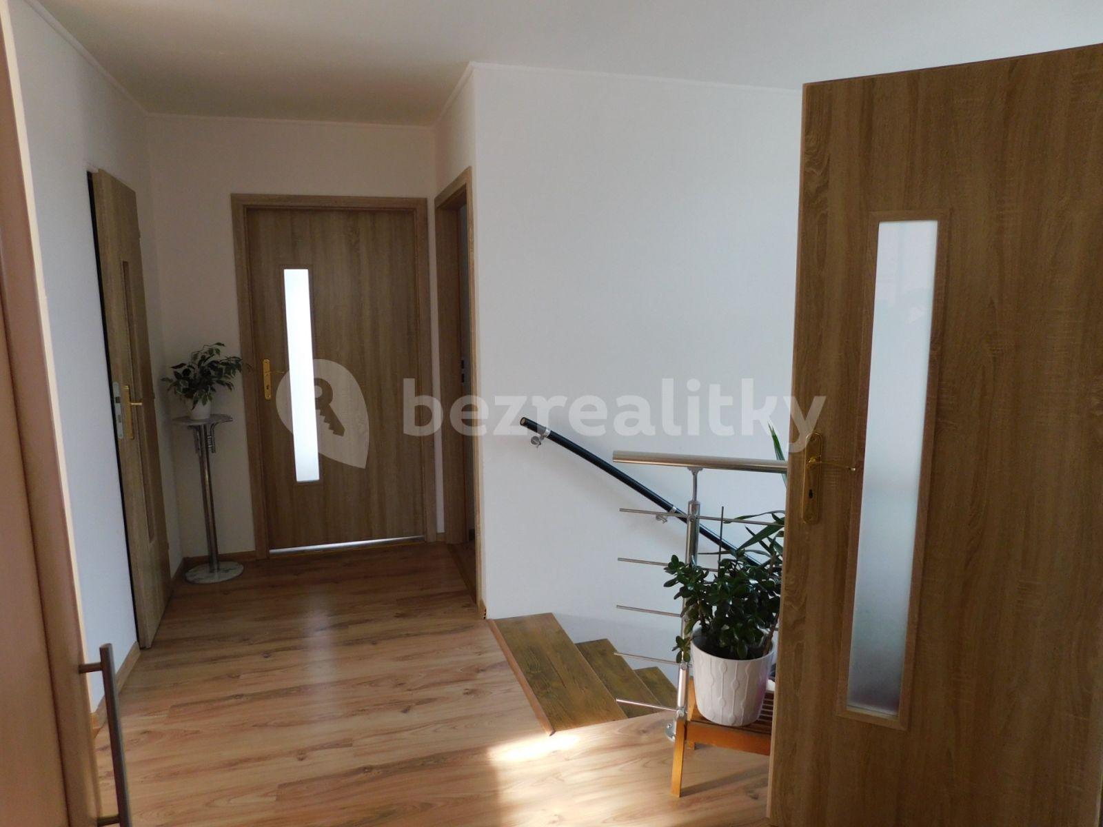 Prenájom bytu 2-izbový 70 m², Vlkanovská, Praha, Praha