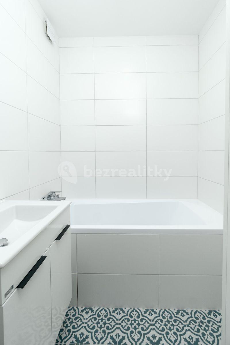 Prenájom bytu 1-izbový 40 m², Kravařská, Ostrava, Moravskoslezský kraj