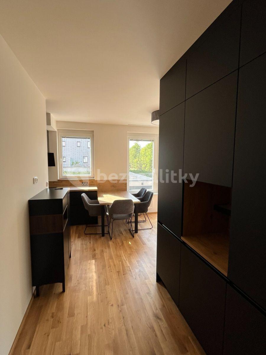 Prenájom bytu 3-izbový 55 m², Pod Harfou, Praha, Praha