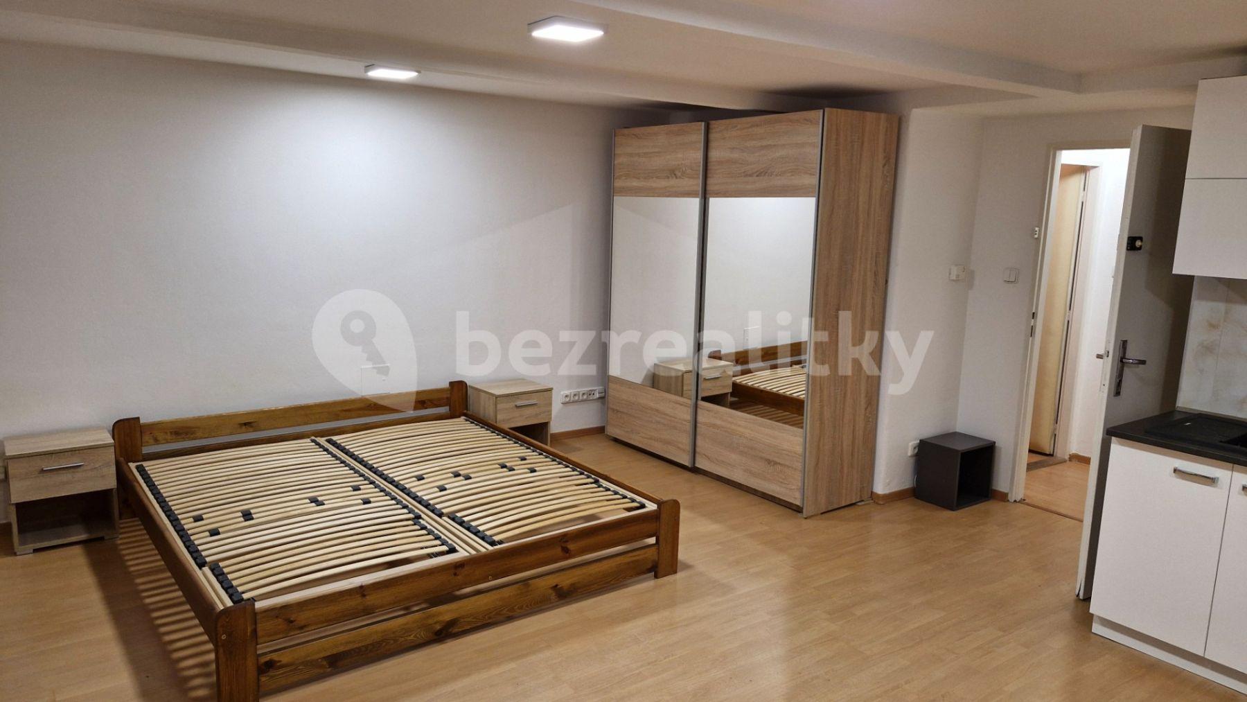 Prenájom bytu  37 m², Vrchlického, Praha, Praha