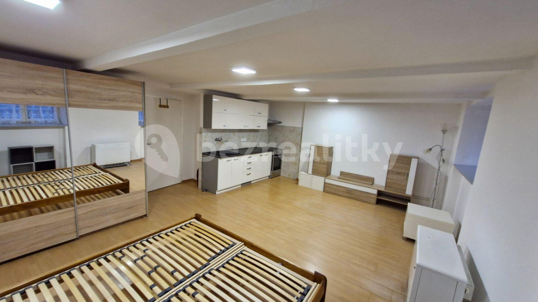 Prenájom bytu  37 m², Vrchlického, Praha, Praha